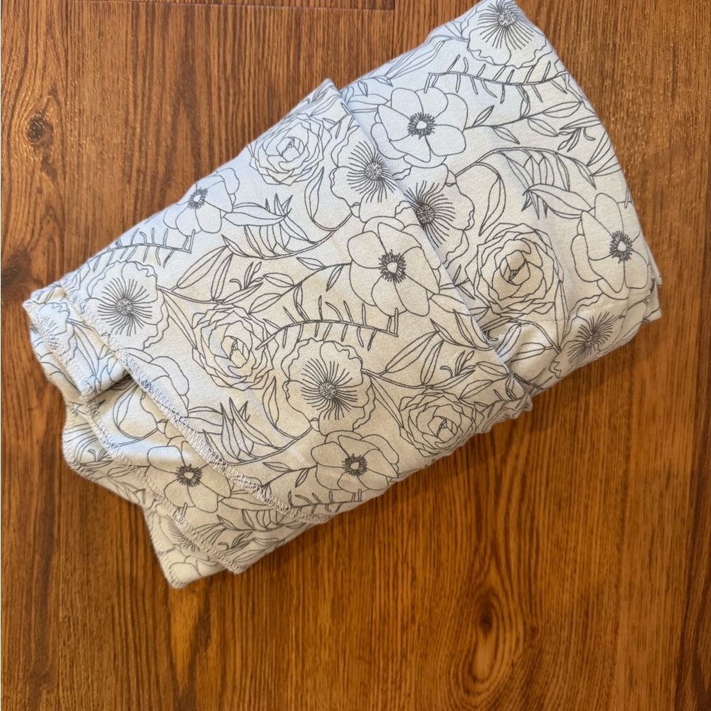 Moby x Petunia Pickle Bottom wrap - Picture 2 of 2